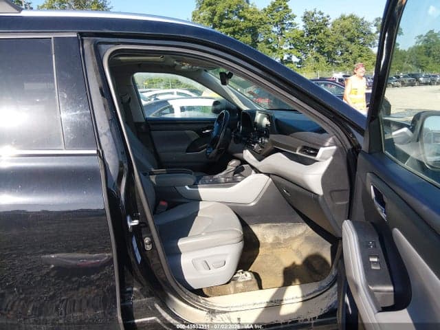 2020 TOYOTA HIGHLANDER XLE 5