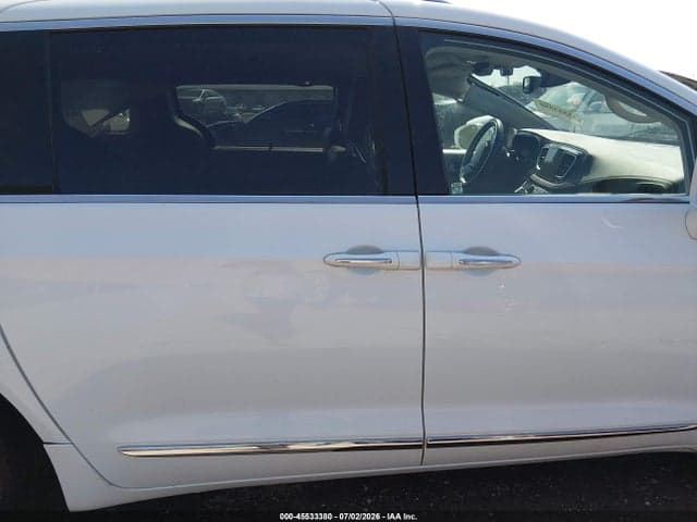 2018 CHRYSLER PACIFICA LIMITED 13