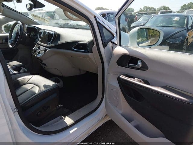2018 CHRYSLER PACIFICA LIMITED 5