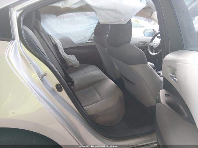 2021 TOYOTA COROLLA LE 8