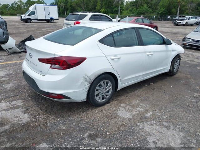 2020 HYUNDAI ELANTRA SE 4