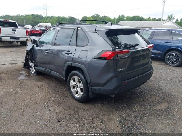 2020 TOYOTA RAV4 XLE 3