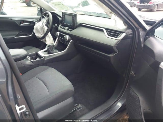 2020 TOYOTA RAV4 XLE 5