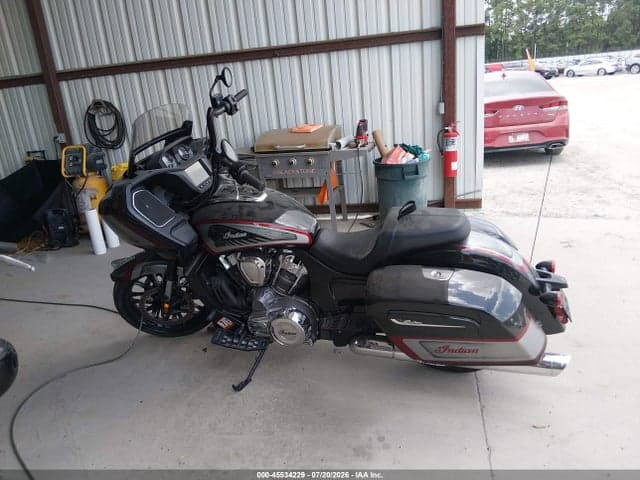 2020 INDIAN MOTORCYCLE CO. CHALLENGER 13