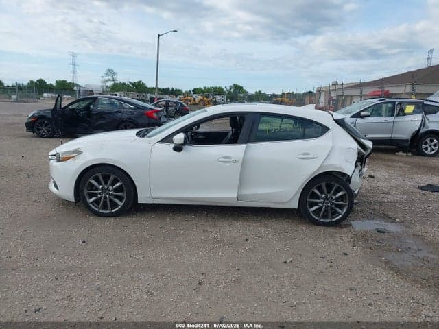 2018 MAZDA MAZDA3 TOURING 14