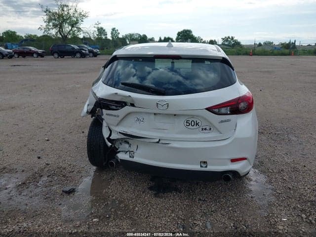 2018 MAZDA MAZDA3 TOURING 16