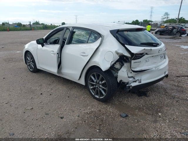 2018 MAZDA MAZDA3 TOURING 3