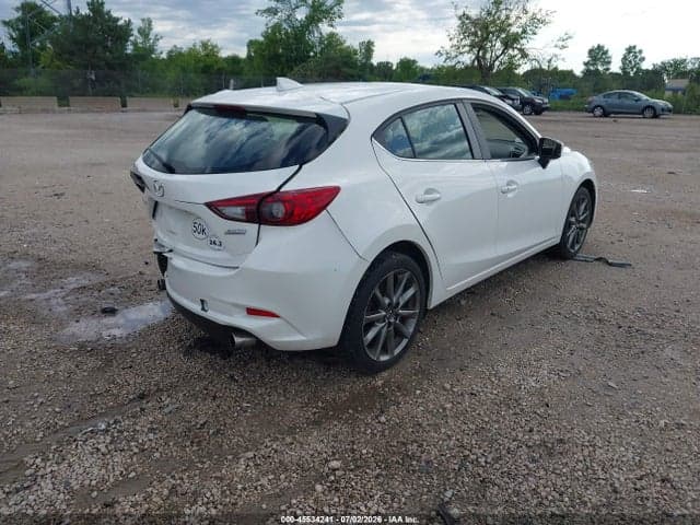 2018 MAZDA MAZDA3 TOURING 4