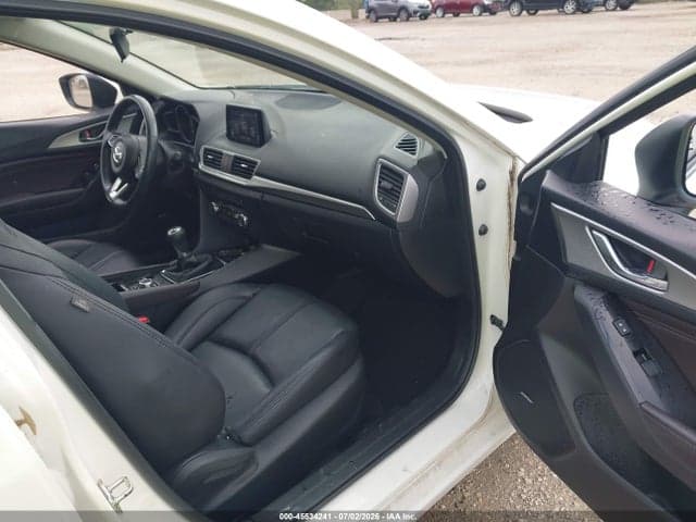 2018 MAZDA MAZDA3 TOURING 5