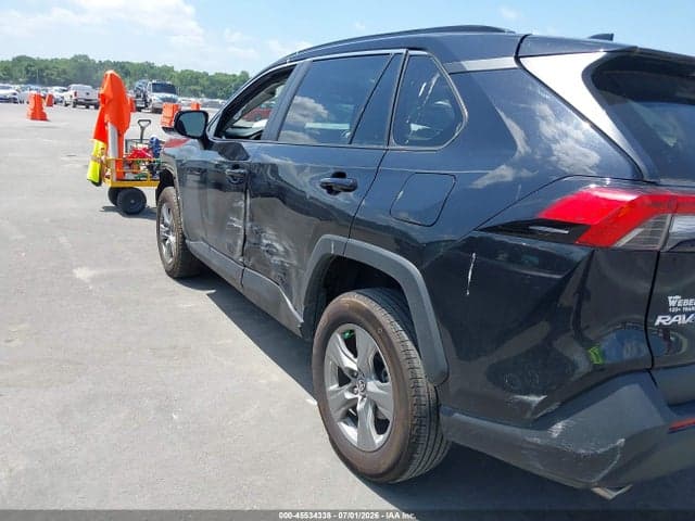 2024 TOYOTA RAV4 XLE 6