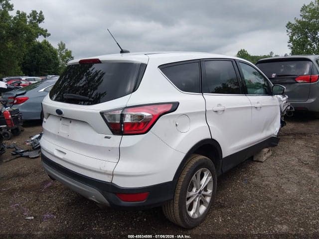 2017 FORD ESCAPE SE 4