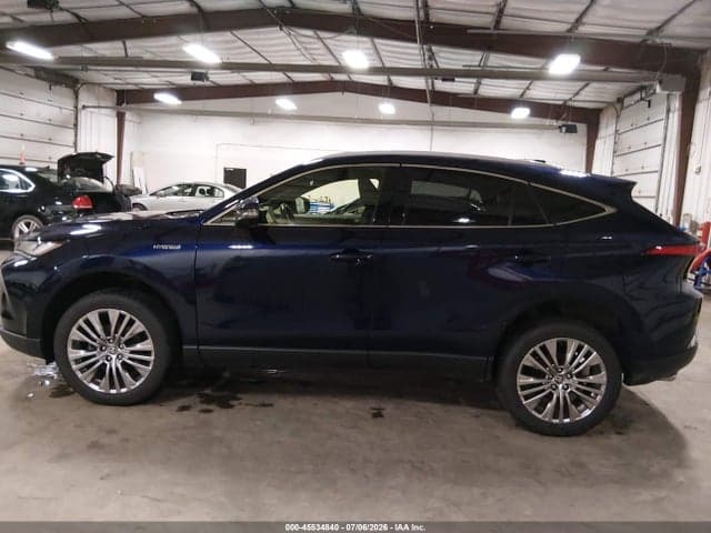 2021 TOYOTA VENZA XLE 14