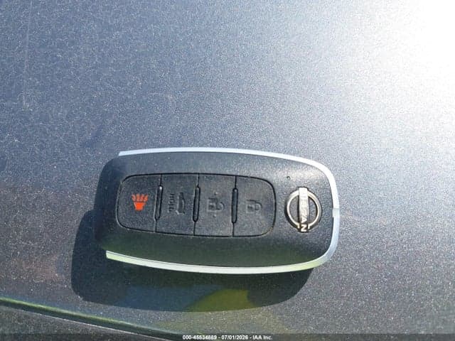 2024 NISSAN VERSA 1.6 SV 11