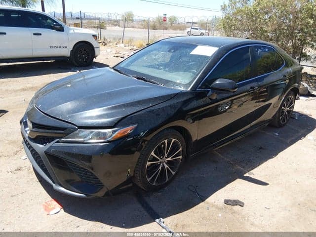 2019 TOYOTA CAMRY SE 2