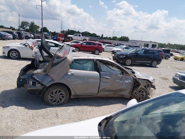 2024 HYUNDAI ELANTRA SEL 12