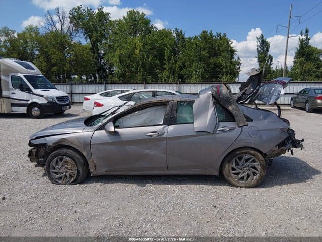 2024 HYUNDAI ELANTRA SEL 13
