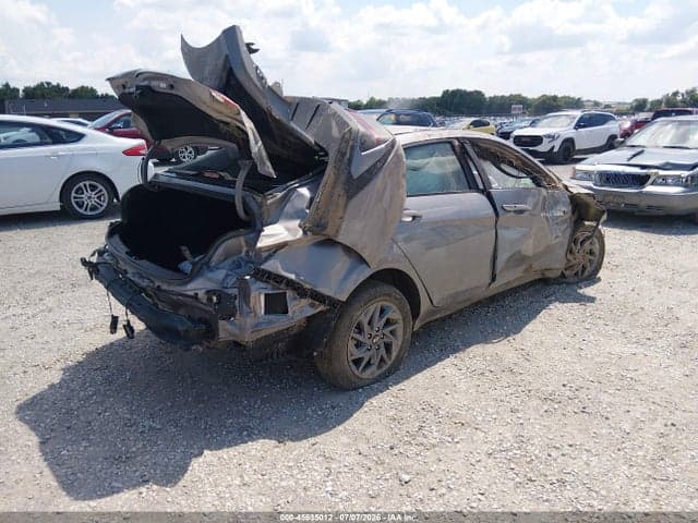 2024 HYUNDAI ELANTRA SEL 4
