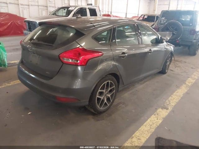 2017 FORD FOCUS SEL 4