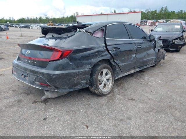 2022 HYUNDAI SONATA SE 4