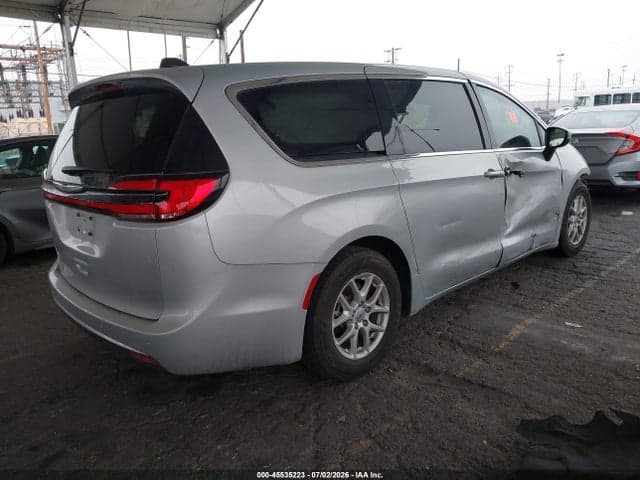 2023 CHRYSLER PACIFICA TOURING L 4