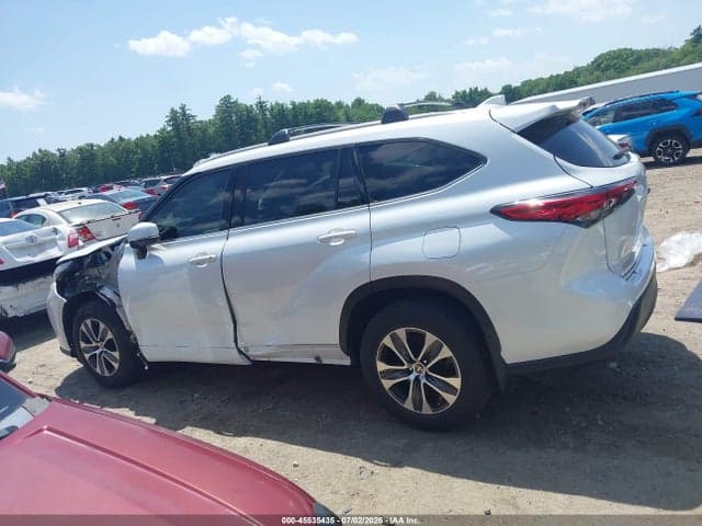 2022 TOYOTA HIGHLANDER XLE 15