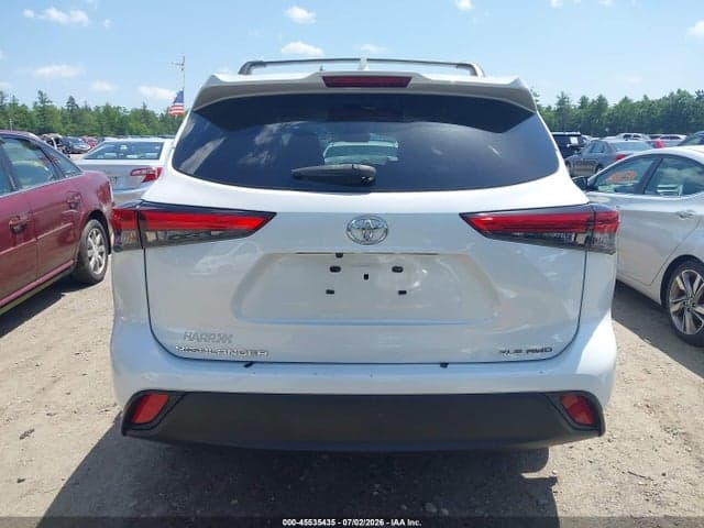 2022 TOYOTA HIGHLANDER XLE 17