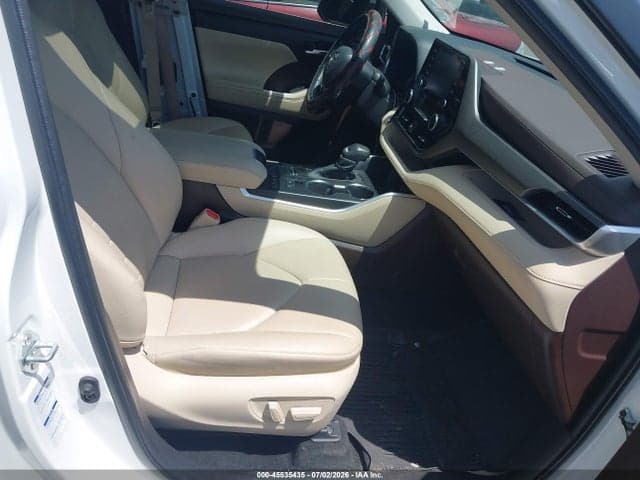 2022 TOYOTA HIGHLANDER XLE 5