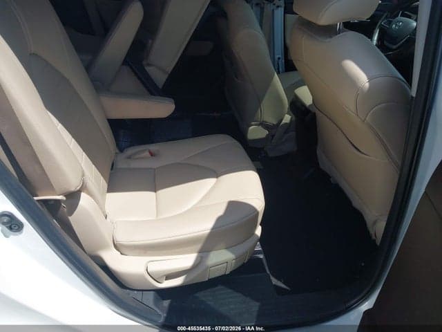 2022 TOYOTA HIGHLANDER XLE 8