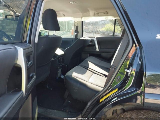 2024 TOYOTA 4RUNNER SR5 8