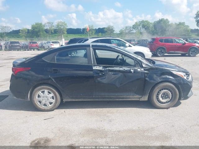 2018 HYUNDAI ACCENT SE 13
