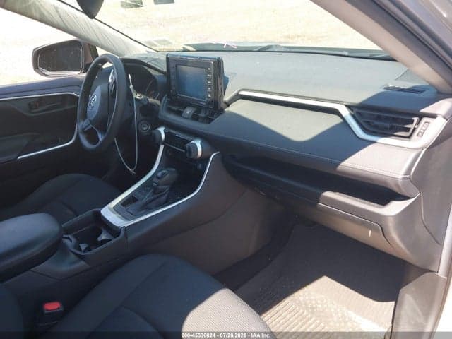 2021 TOYOTA RAV4 LE 5