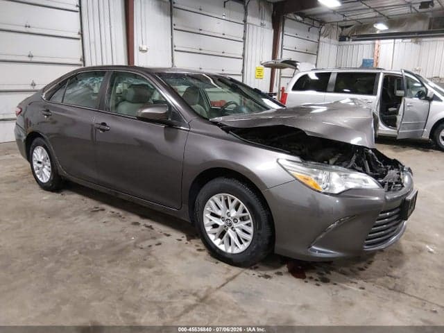 2017 TOYOTA CAMRY LE - 1