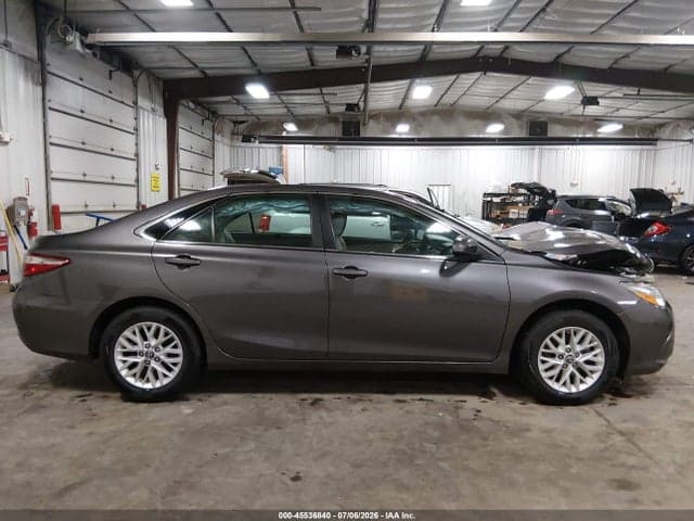 2017 TOYOTA CAMRY LE 14