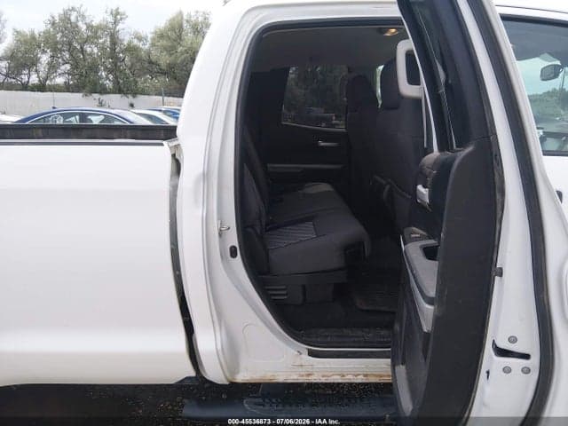 2020 TOYOTA TUNDRA SR5 8