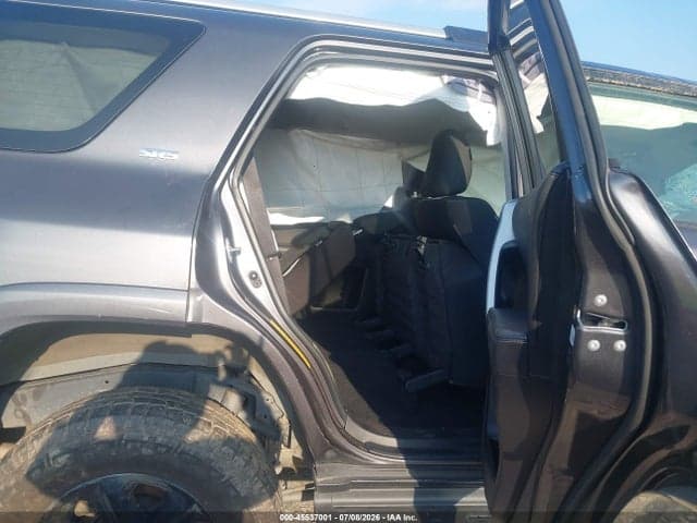 2022 TOYOTA 4RUNNER SR5 8