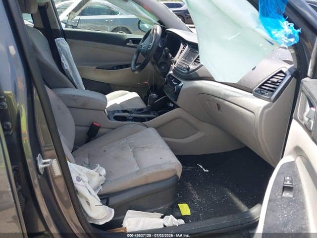 2018 HYUNDAI TUCSON SE 5