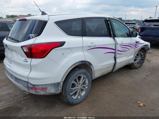 2019 FORD ESCAPE SE 4