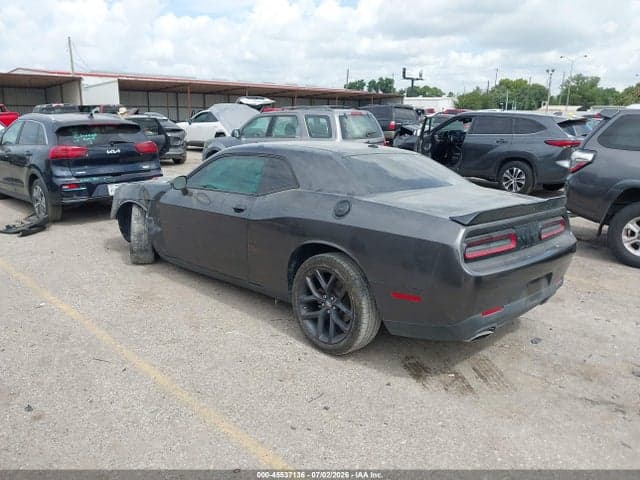 2023 DODGE CHALLENGER SXT 3