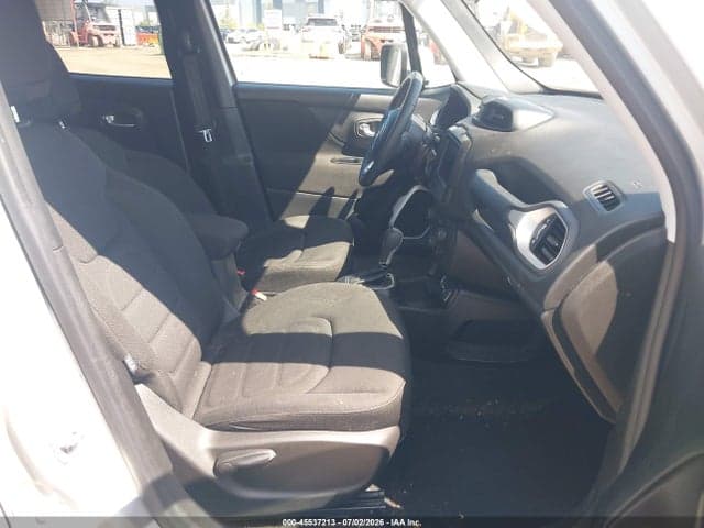 2018 JEEP RENEGADE LATITUDE FWD 5