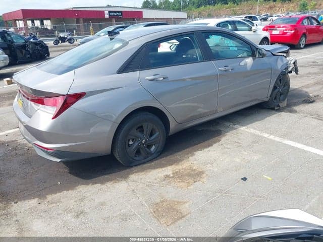 2022 HYUNDAI ELANTRA SEL 4
