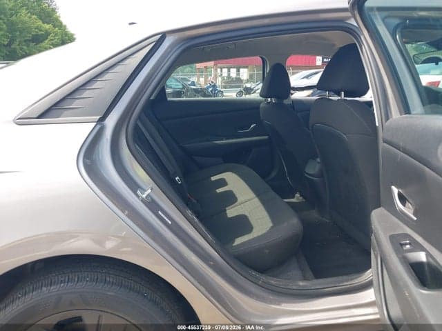 2022 HYUNDAI ELANTRA SEL 8