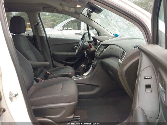 2020 CHEVROLET TRAX AWD LT 5