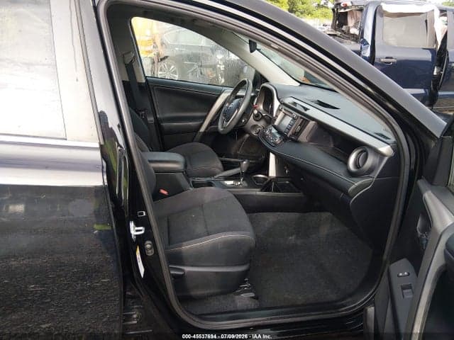 2017 TOYOTA RAV4 XLE 5