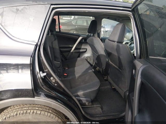 2017 TOYOTA RAV4 XLE 8