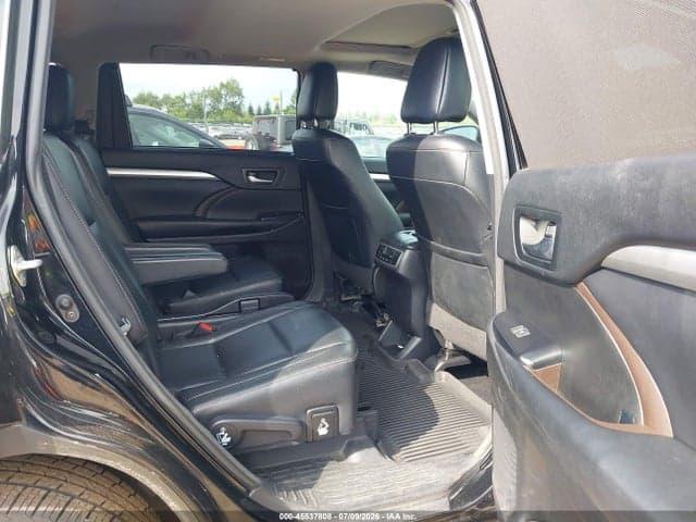 2018 TOYOTA HIGHLANDER XLE 8