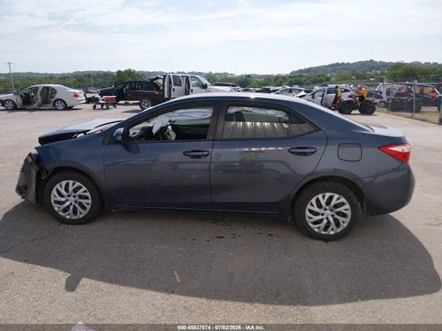 2017 TOYOTA COROLLA LE 15