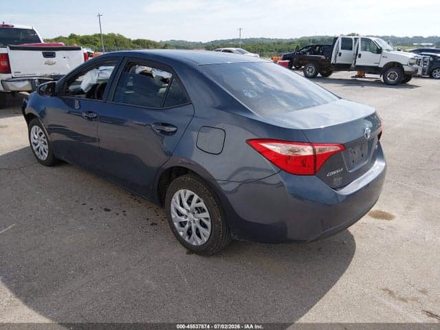 2017 TOYOTA COROLLA LE 3