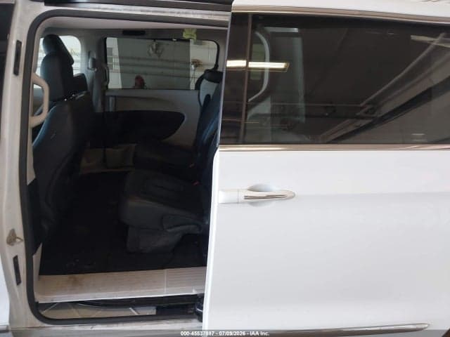 2020 CHRYSLER PACIFICA TOURING L 8
