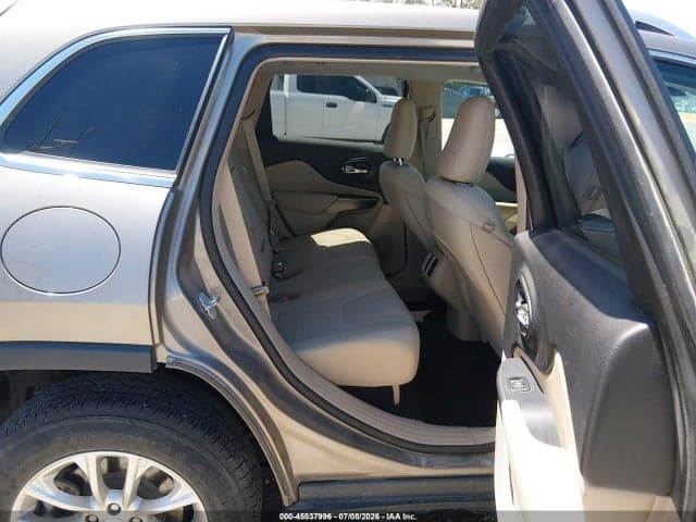 2019 JEEP CHEROKEE LATITUDE 4X4 8
