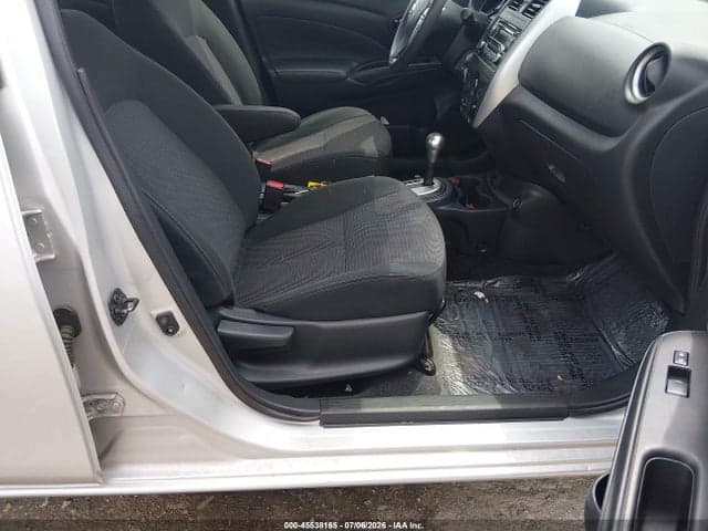 2017 NISSAN VERSA 1.6 SV 5
